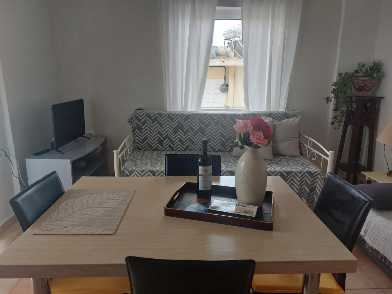 Foivos Seaside Apartment *